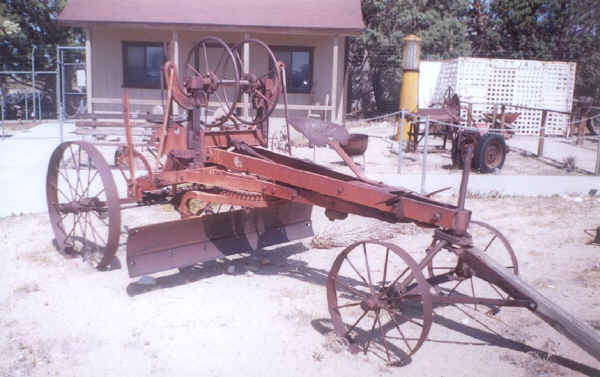 grader2.jpg (96559 bytes)