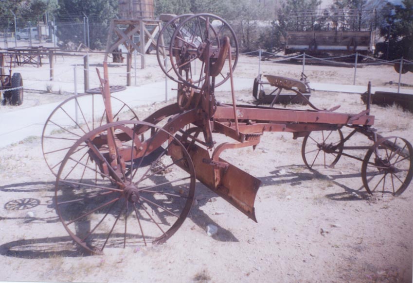 grader3.jpg (90264 bytes)