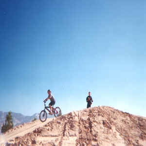 bmx15.jpg (57793 bytes)