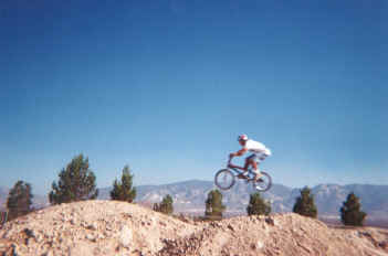 bmx16.jpg (56867 bytes)