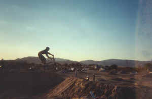 bmx17.jpg (58622 bytes)